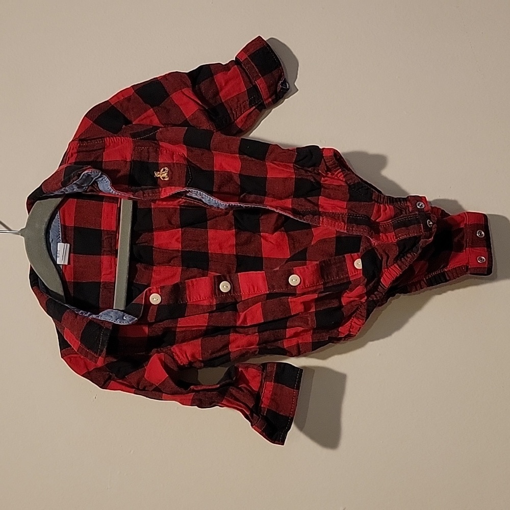 Baby Gap 12-18 months buffalo plaid red and black blouse